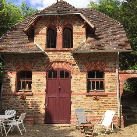 Gite Les Ecuries Du Manoir De Benedicte Cahan エクステリア 写真
